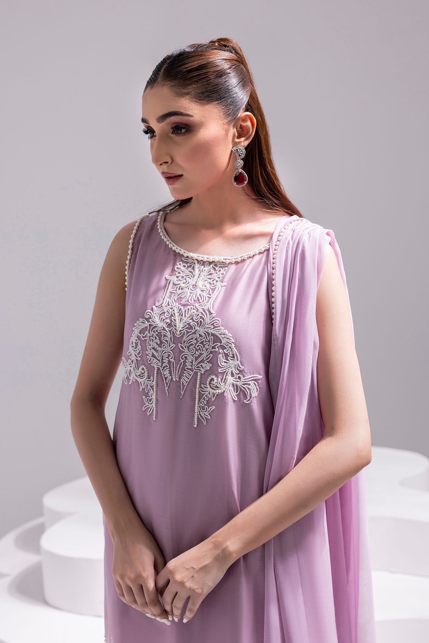 ZEEN – Hand Embellished Short Shirt with Slim Fit Shalwar & Chiffon Dupatta